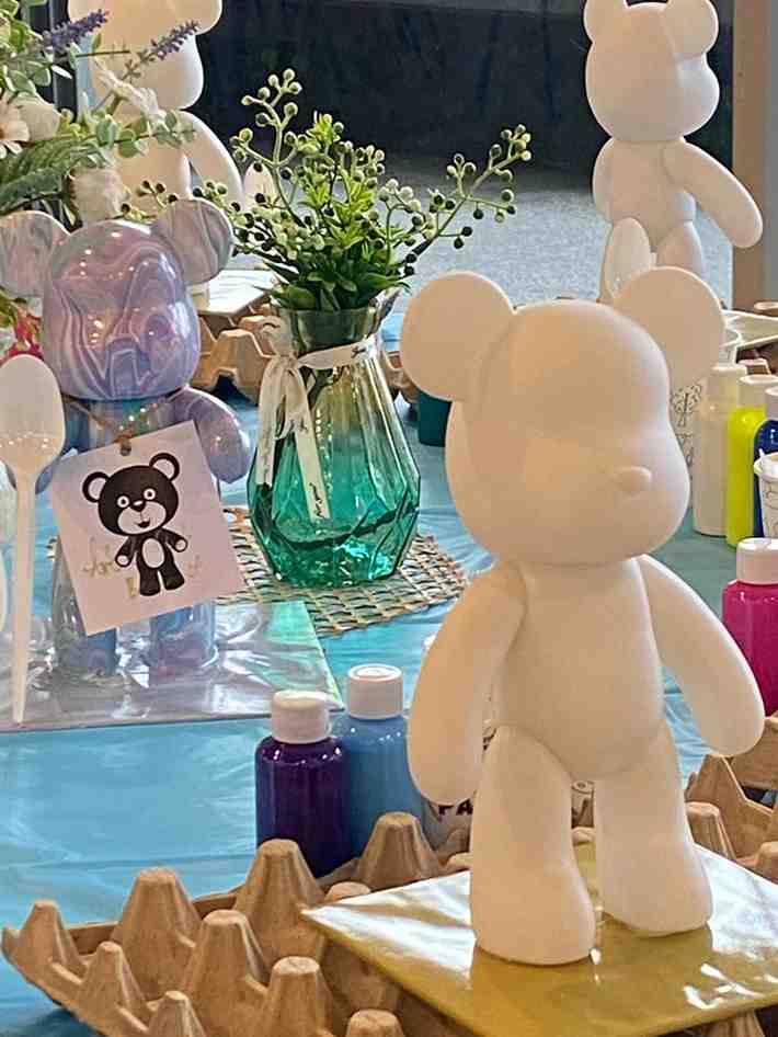 Bear Brick art pouring activity
