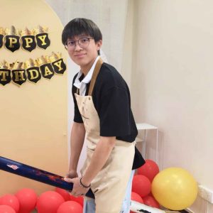 professional art teacher